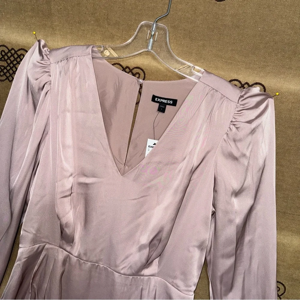 Express NWT! Satin Pink Blushing Mauve Puff Shoulder Midi Dress Size L - Picture 9 of 16